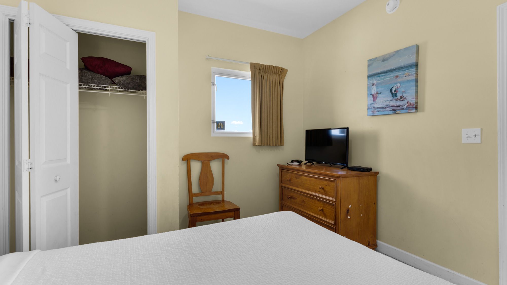 Sterling Reef 1604 - Guest Queen Bedroom