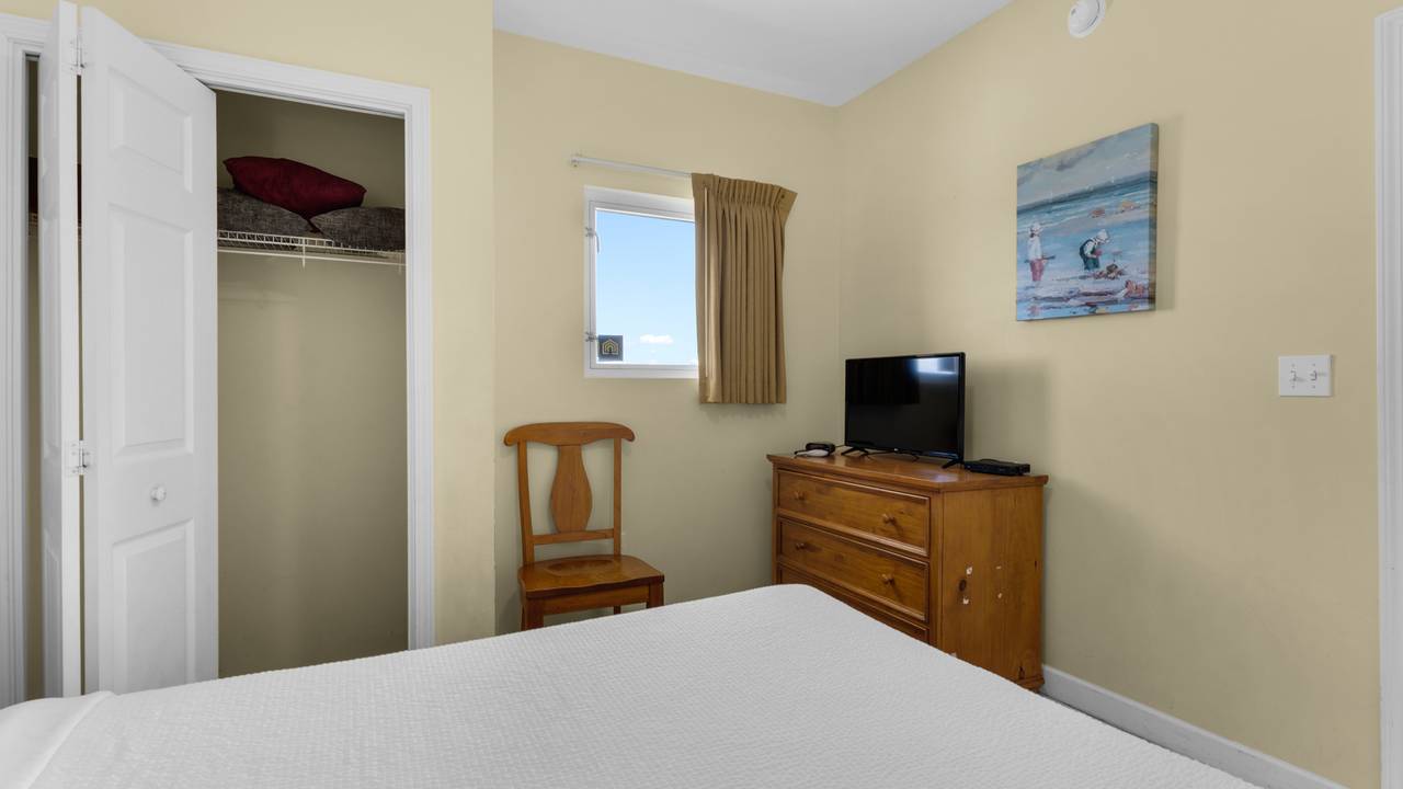 Sterling Reef 1604 - Guest Queen Bedroom Sterling Reef 1604 - Guest Queen Bedroom