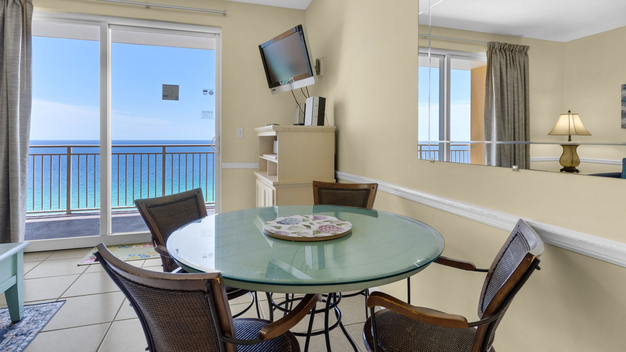 Sterling Reef 1604 - Dining area w/ Gulf views