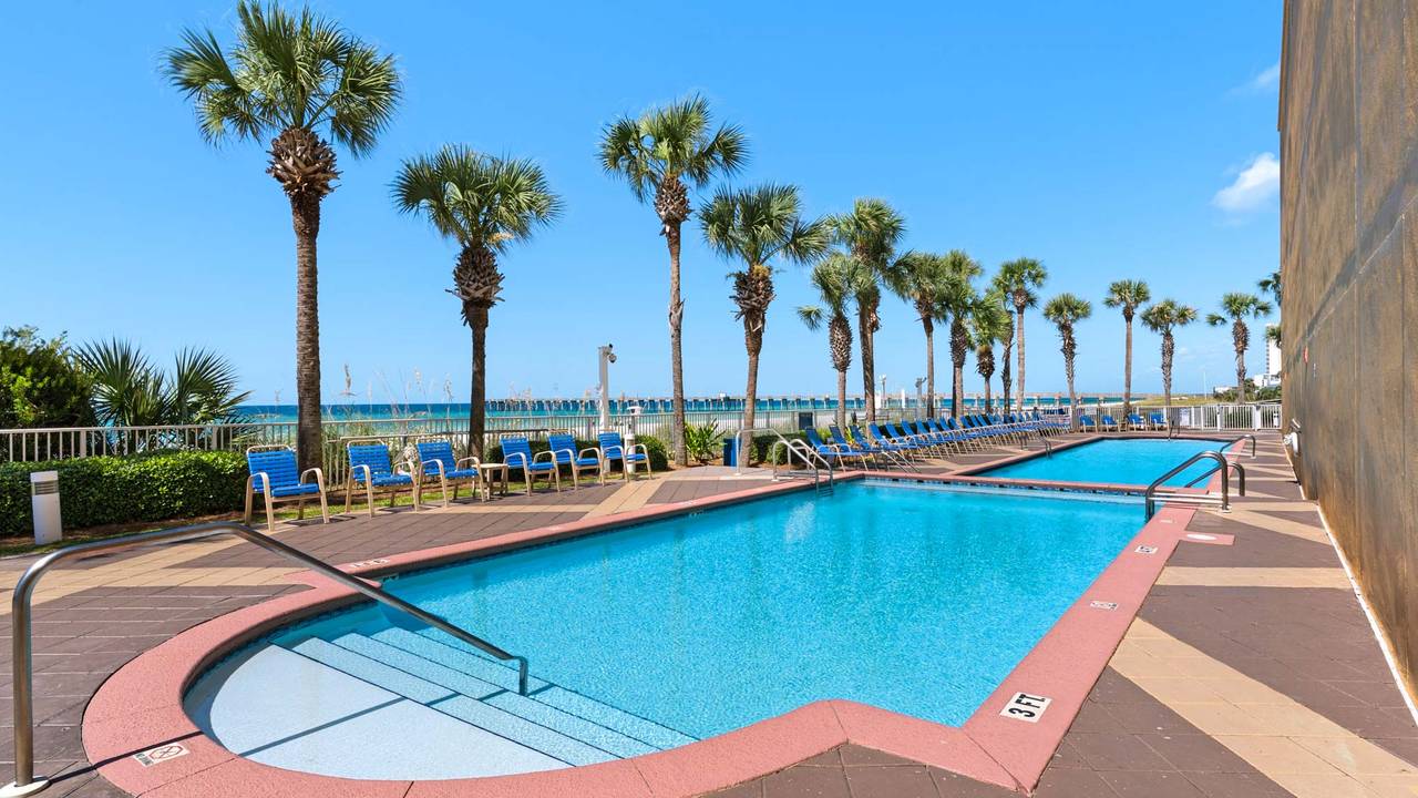 Sterling Reef Grounds & Amenities Sterling Reef Grounds & Amenities