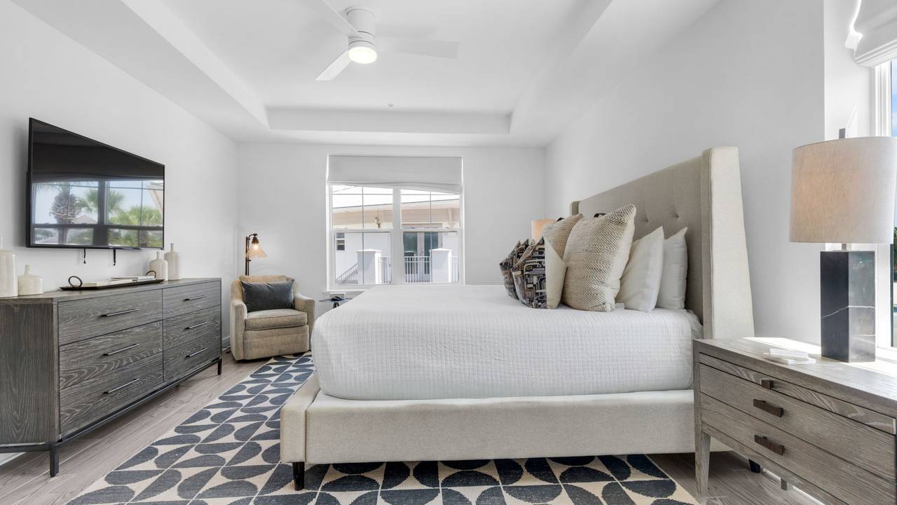 GPR101 Sugar Sands 30A - Primary bedroom w/ king bed GPR101 Sugar Sands 30A - Primary bedroom w/ king bed