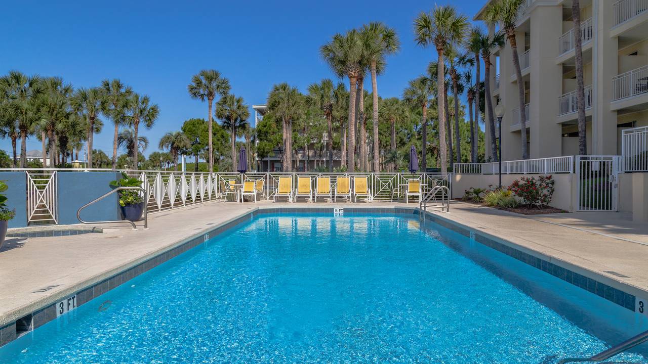 Gulf Place Grounds & Amenities Gulf Place Grounds & Amenities