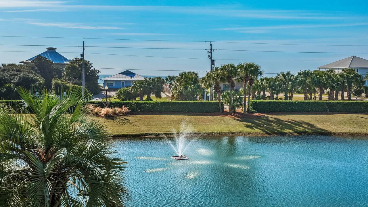 Gulf Place Grounds & Amenities Gulf Place Grounds & Amenities