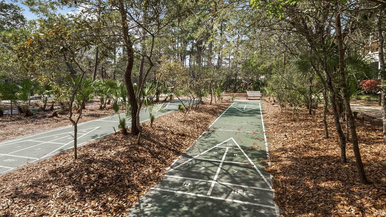 Gulf Place Grounds & Amenities Gulf Place Grounds & Amenities