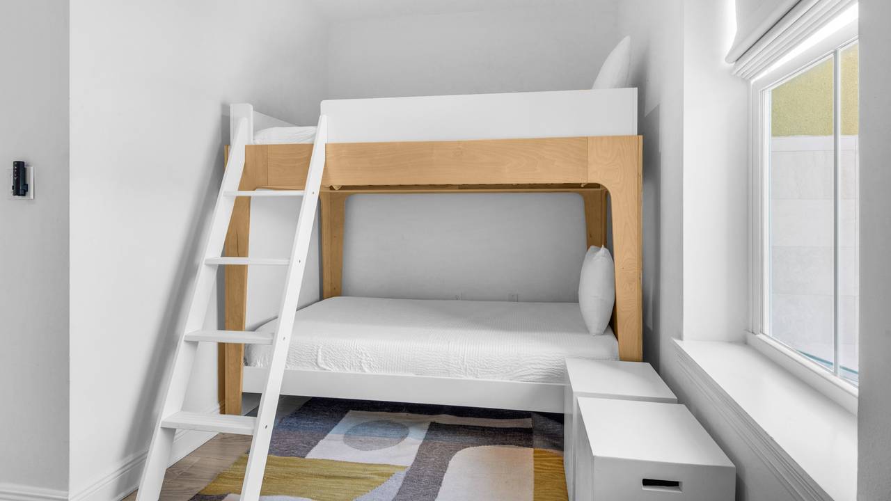 GPR101 Sugar Sands 30A - Guest Bedroom w/ twin-over-twin bed GPR101 Sugar Sands 30A - Guest Bedroom w/ twin-over-twin bed