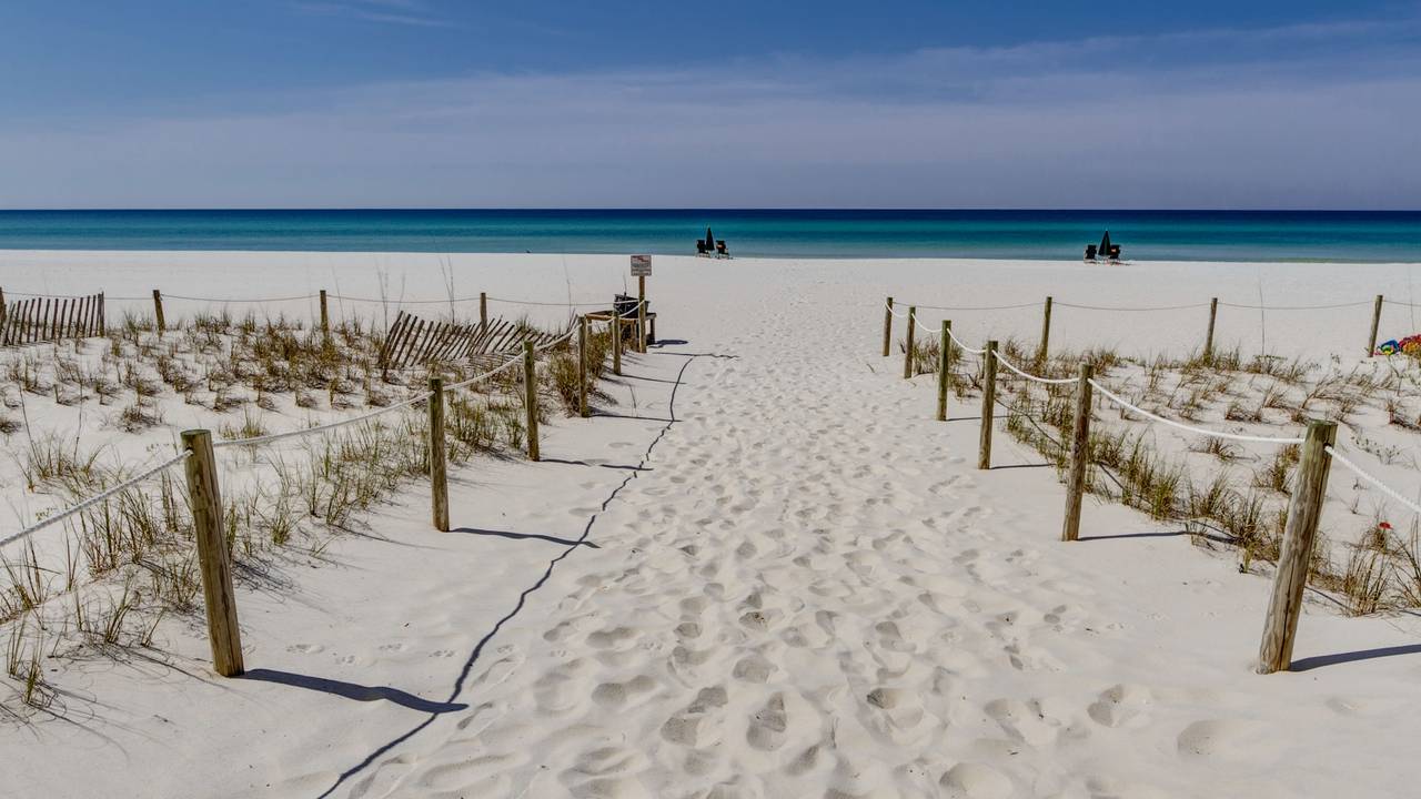 Pinnacle Port Grounds & Amenities Pinnacle Port Grounds & Amenities