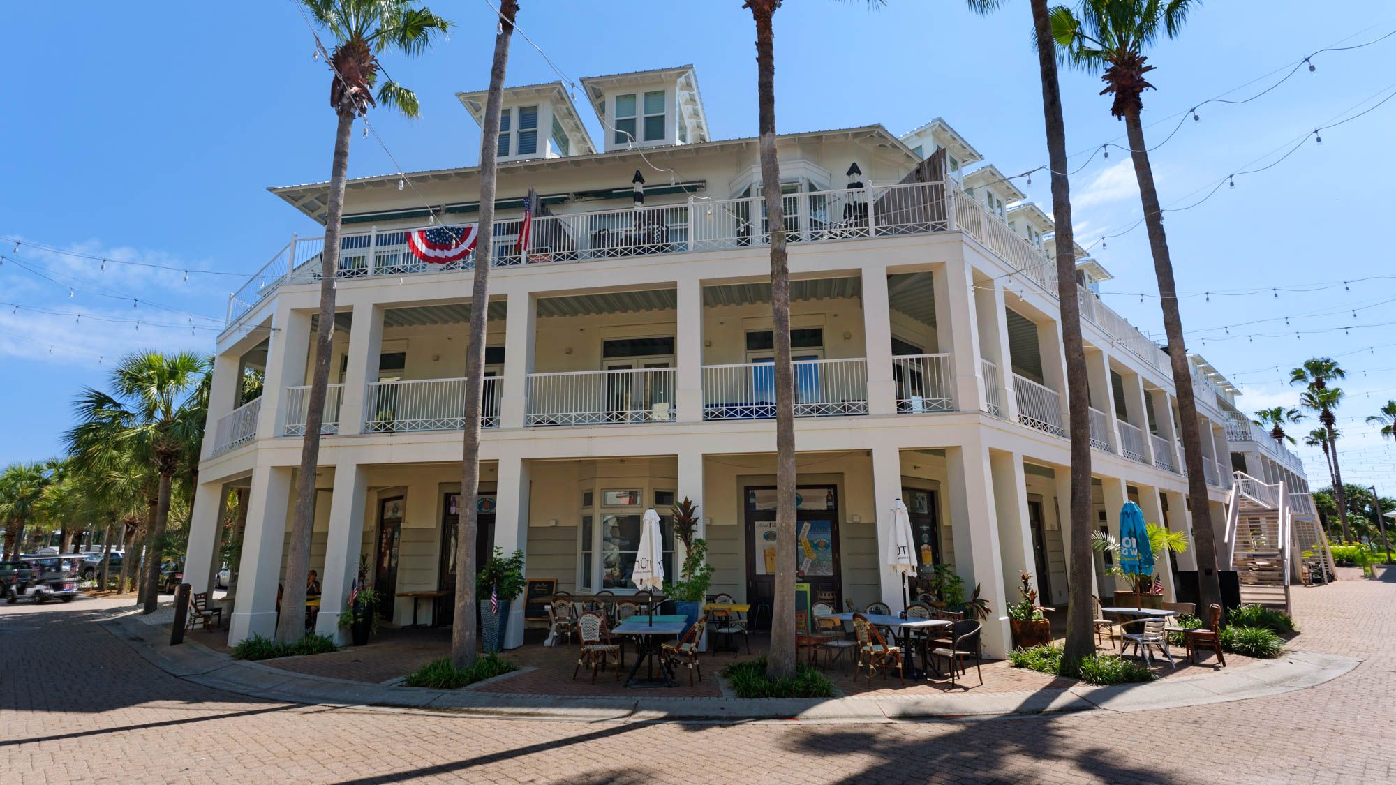 Pinnacle Port Grounds & Amenities