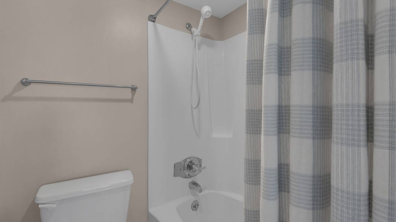 Pinnacle Port A113 - Private bathroom Pinnacle Port A113 - Private bathroom