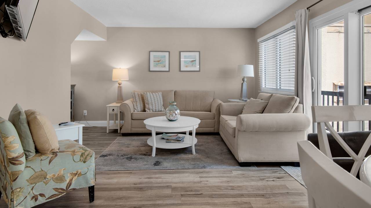 Pinnacle Port A113 - Living area Pinnacle Port A113 - Living area