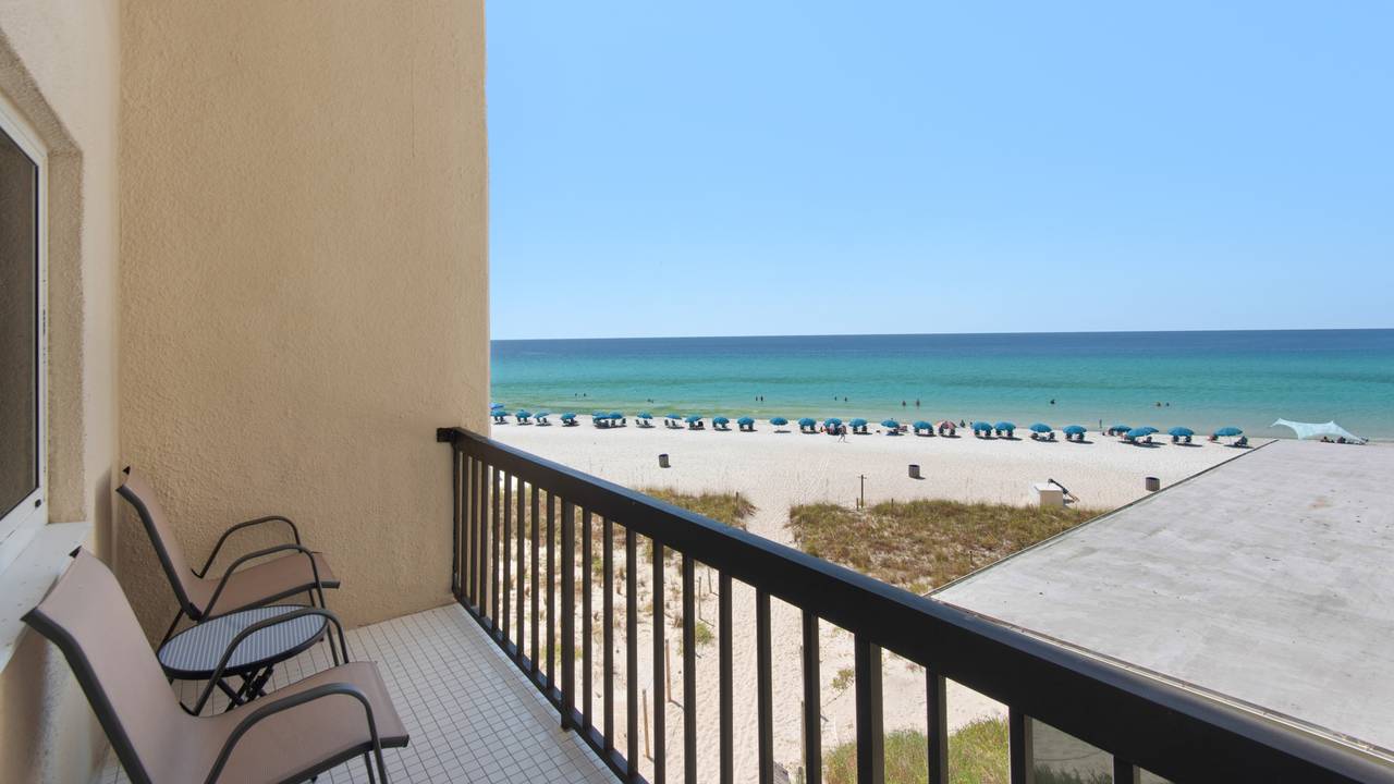 Pinnacle Port A113 - Private balcony overlooking the walkway to Pinnacle Port A113 - Private balcony overlooking the walkway to