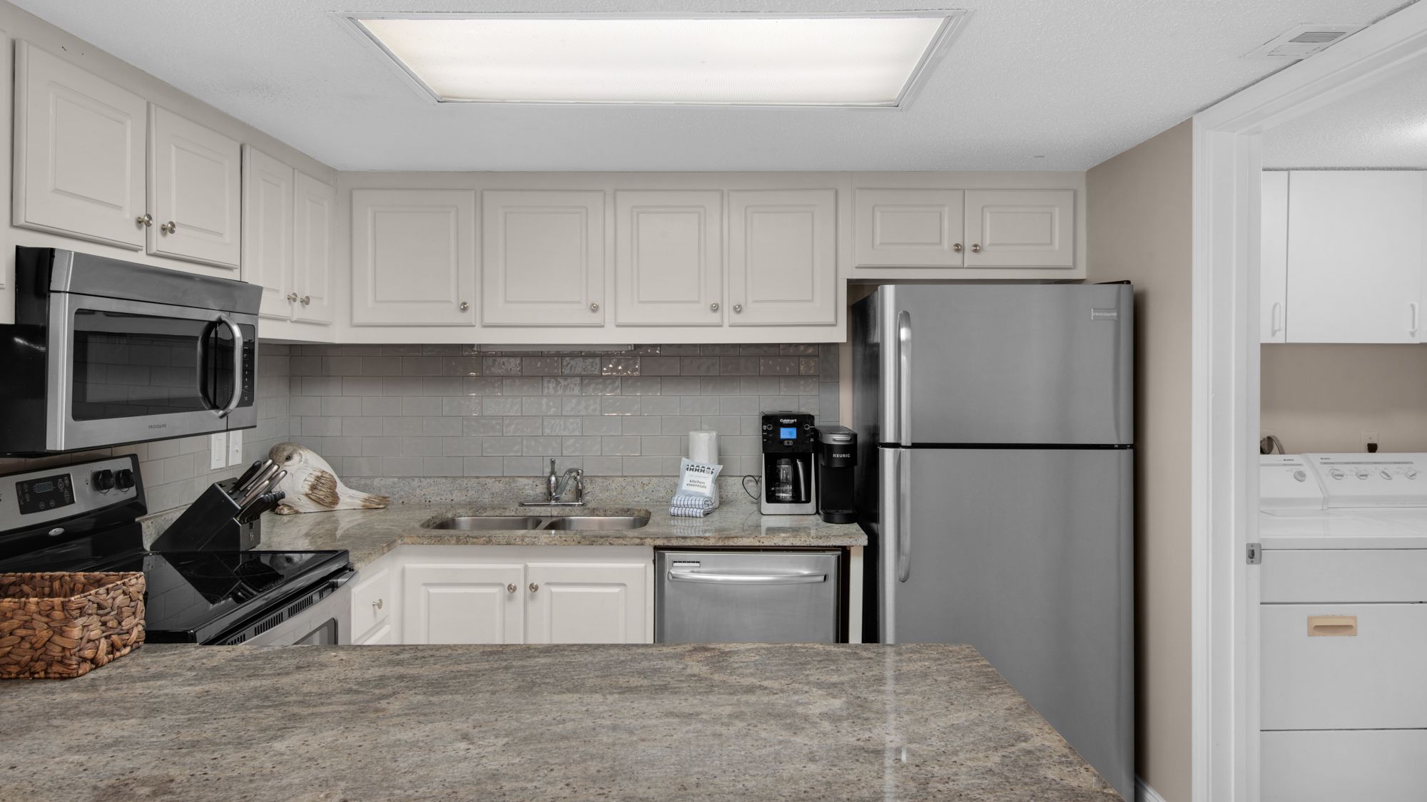 Pinnacle Port A113 - Kitchen