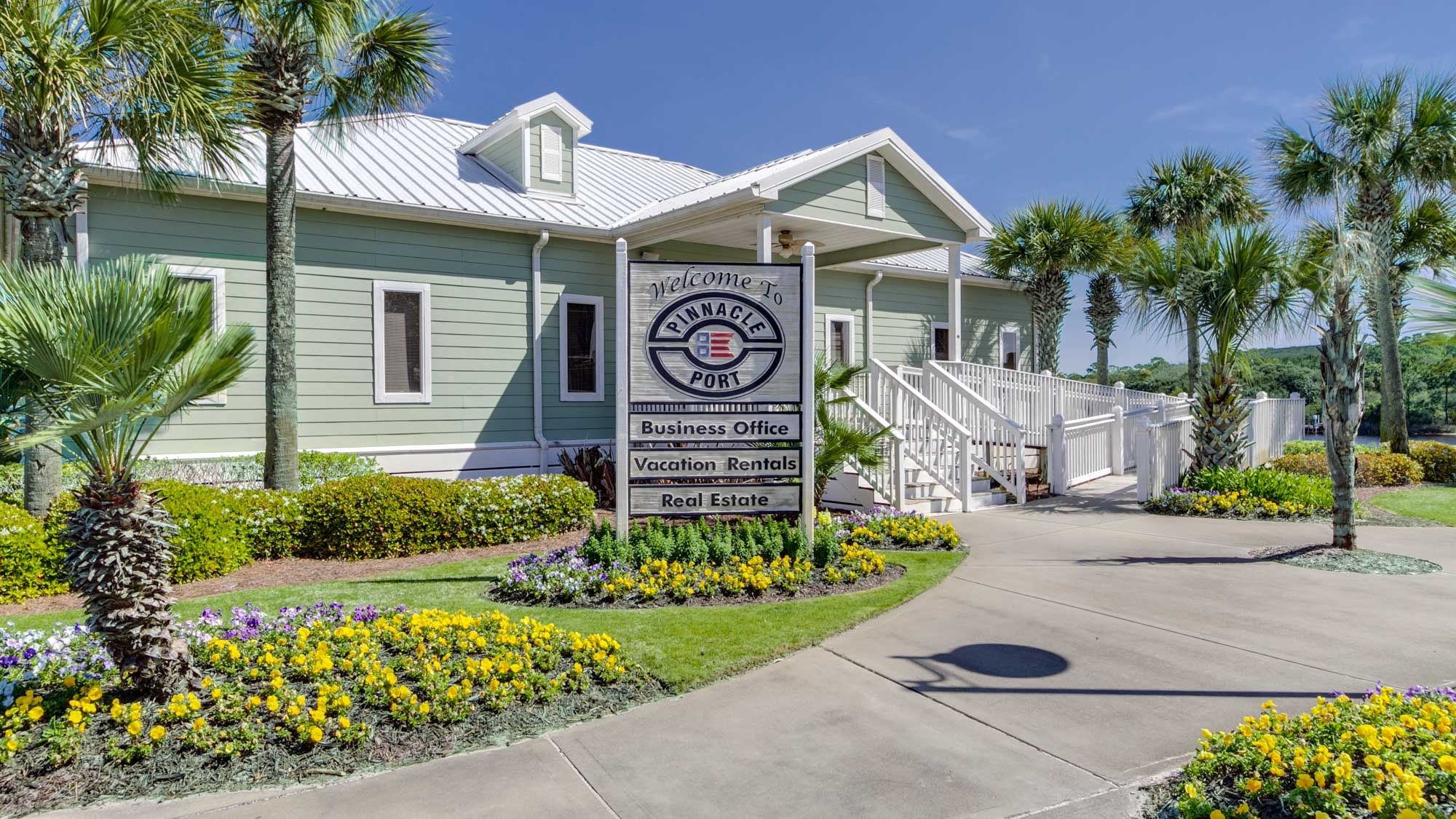 Pinnacle Port Grounds & Amenities