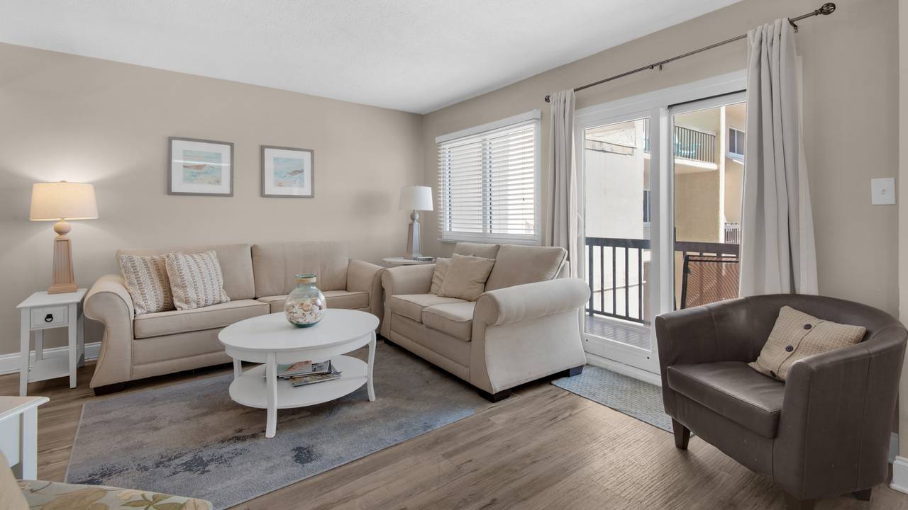 Pinnacle Port A113 - Living area Pinnacle Port A113 - Living area