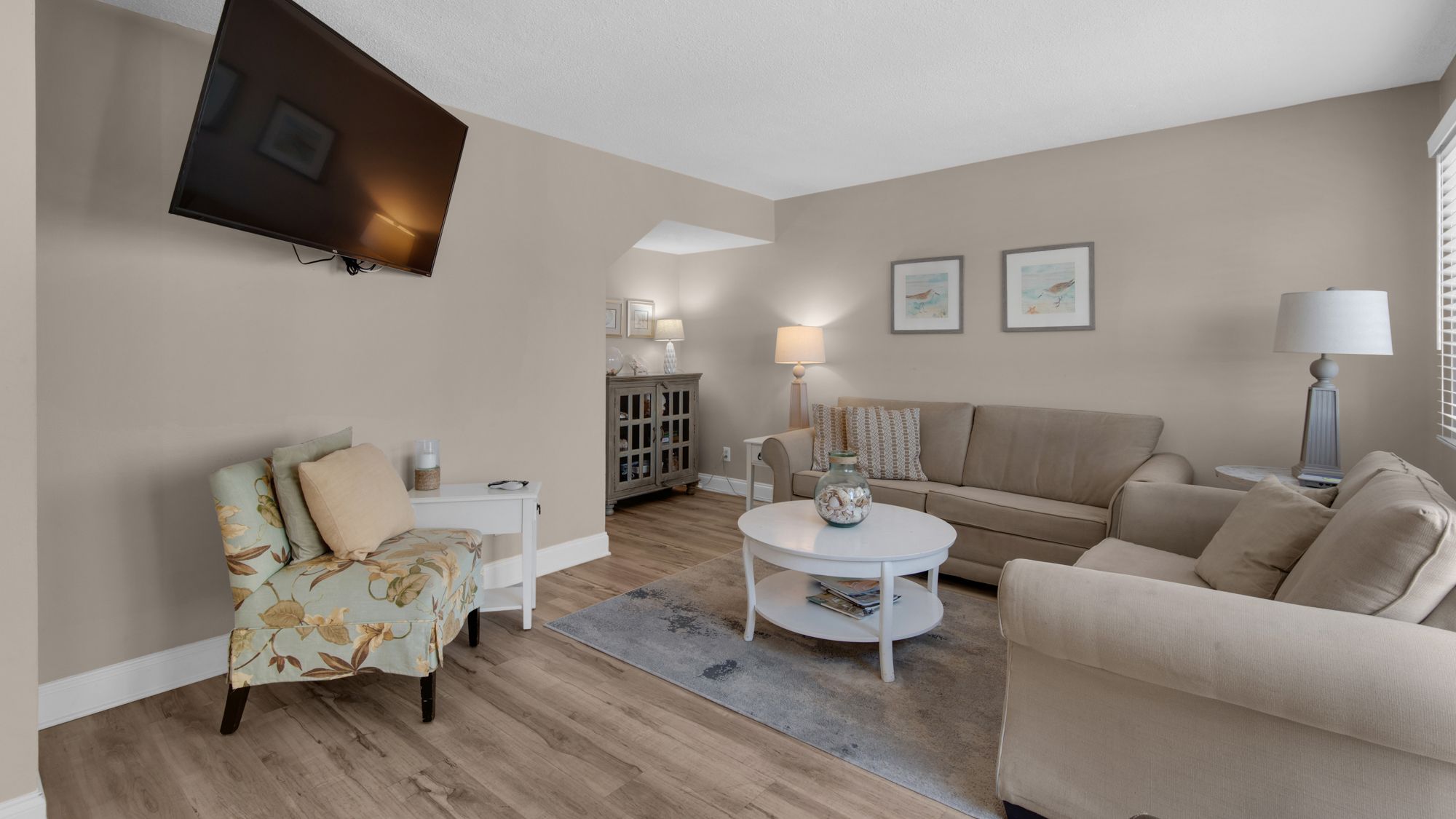 Pinnacle Port A113 - Living area