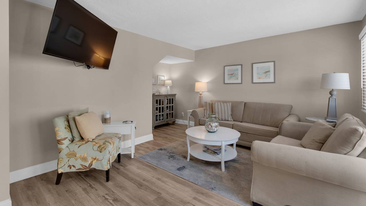 Pinnacle Port A113 - Living area Pinnacle Port A113 - Living area