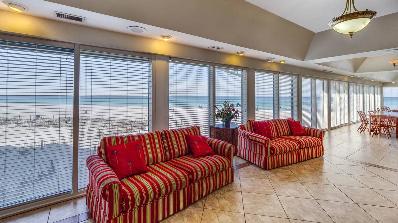 Pinnacle Port Grounds & Amenities Pinnacle Port Grounds & Amenities