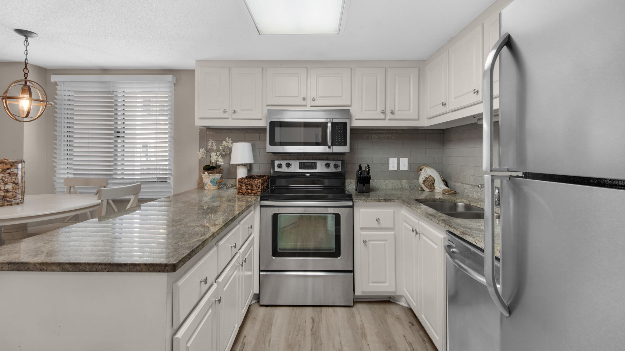 Pinnacle Port A113 - Kitchen