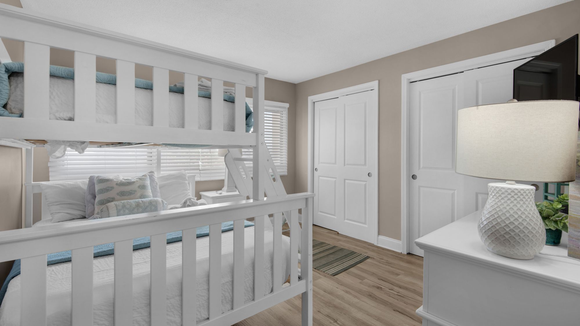 Pinnacle Port A113 - Guest bedroom w/ Full-over-twin bunks