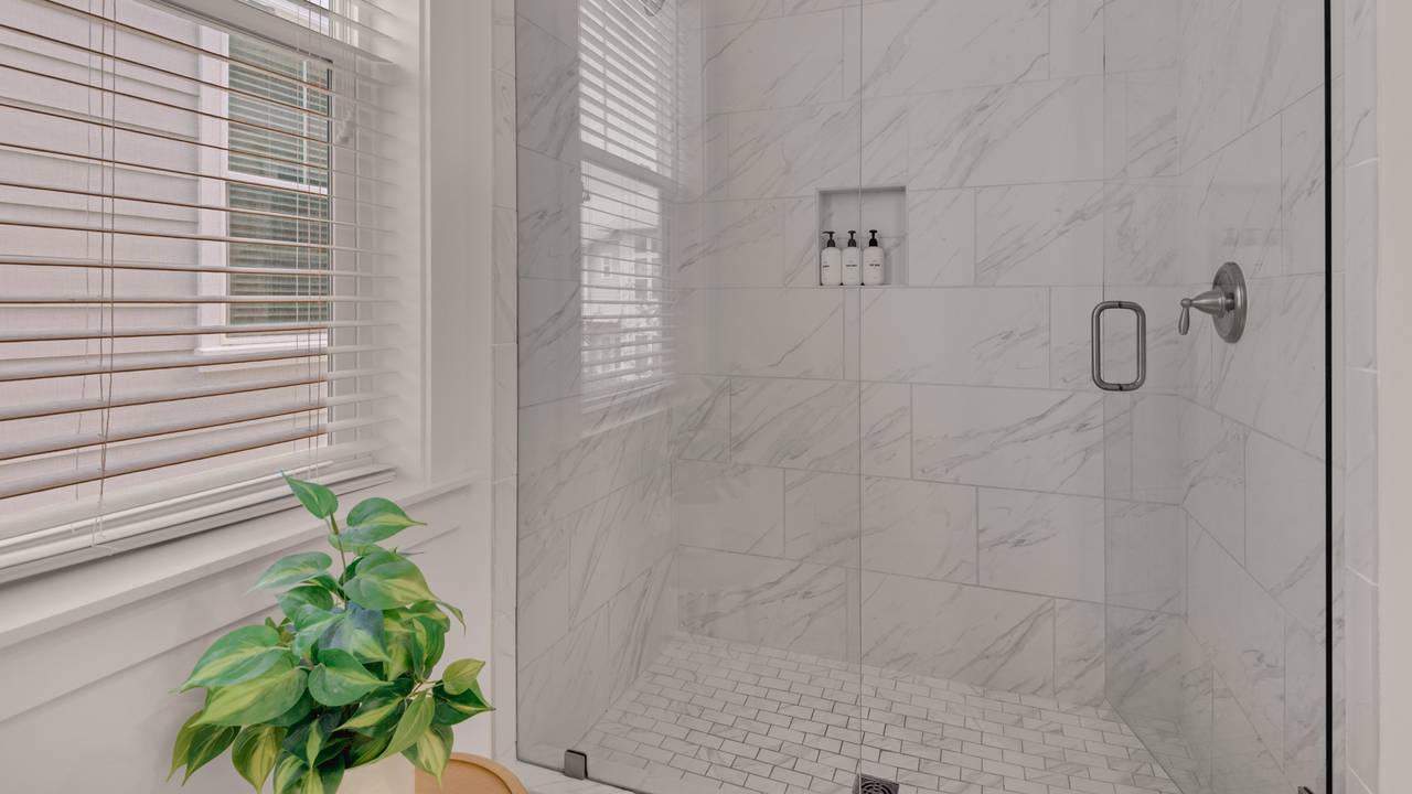 Prominence B - 30 Ray | Master's Private Bathroom Prominence B - 30 Ray | Master's Private Bathroom