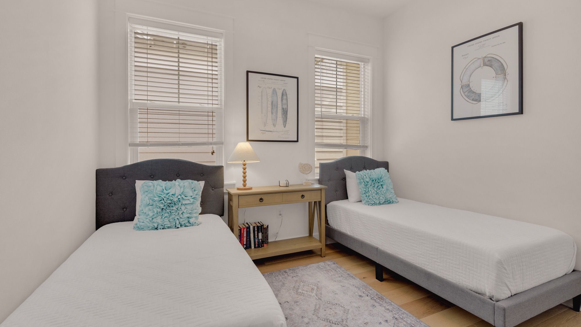 Prominence B - 30 Ray | Guest room w/ two twin beds & TV