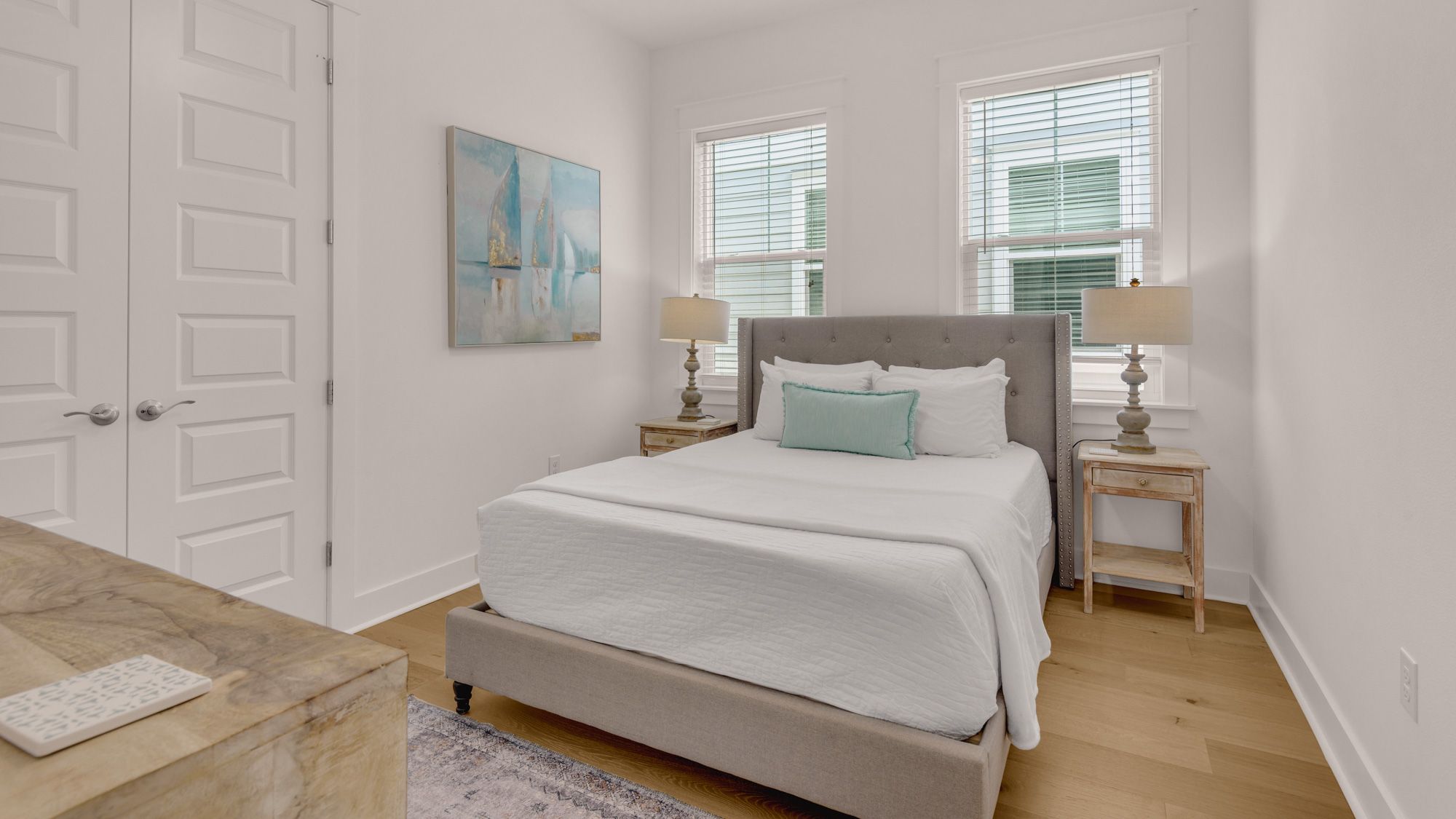 Prominence B - 30 Ray | Guest room w/ Queen bed & TV