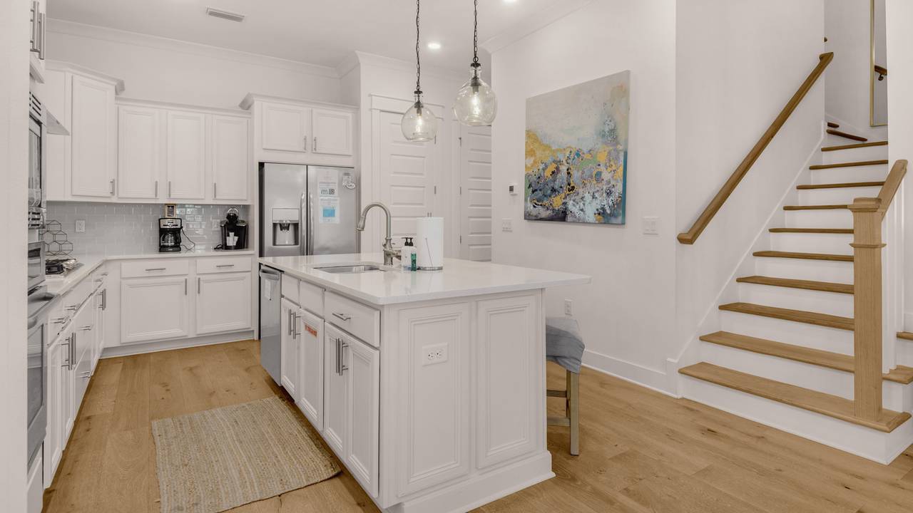 Prominence B - 30 Ray | Kitchen going Upstairs Prominence B - 30 Ray | Kitchen going Upstairs