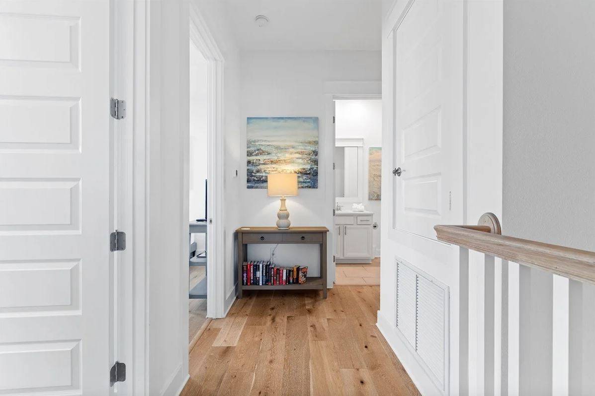 Prominence B - 30 Ray 