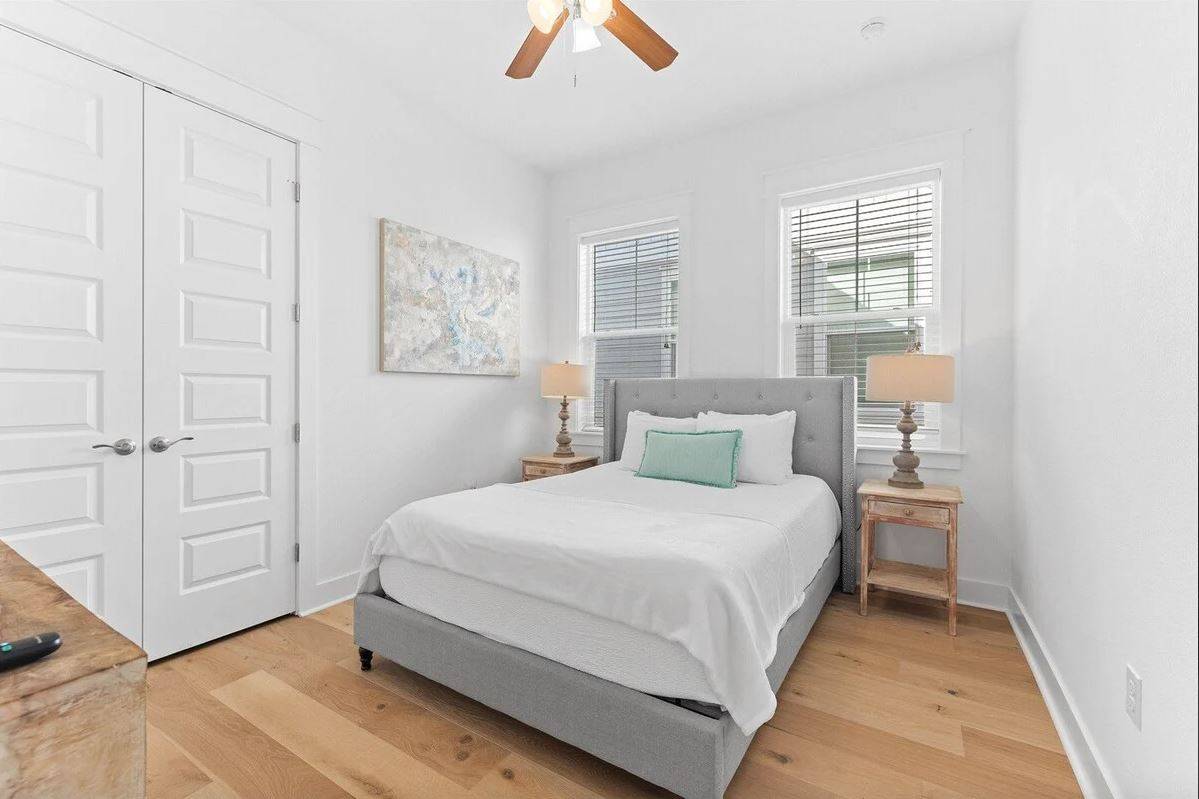 Prominence B - 30 Ray 