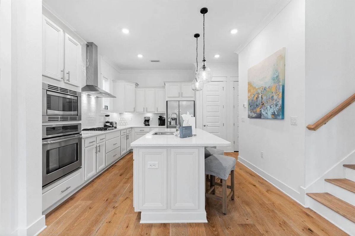 Prominence B - 30 Ray 