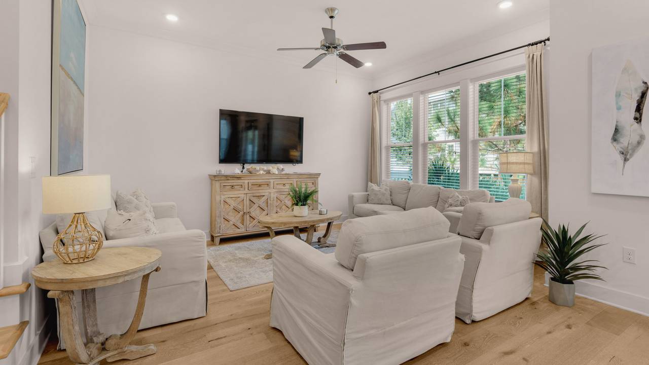 Prominence B - 30 Ray | Living area Prominence B - 30 Ray | Living area