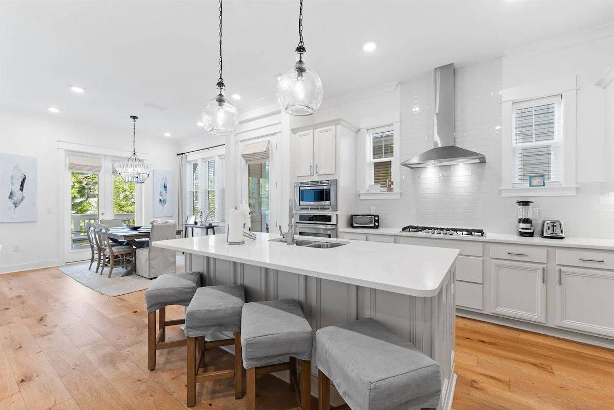 Prominence B - 30 Ray 