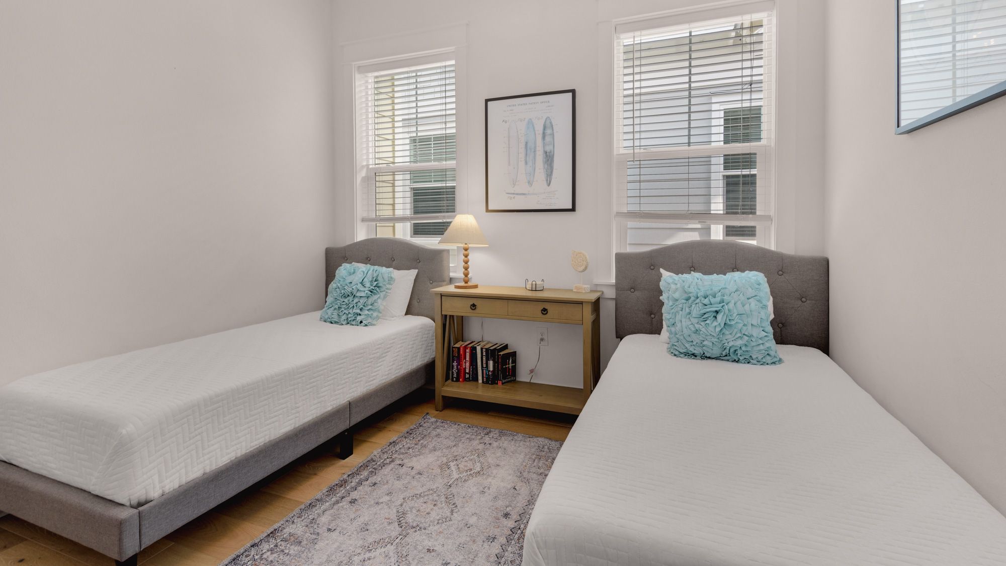 Prominence B - 30 Ray | Guest room w/ two twin beds & TV