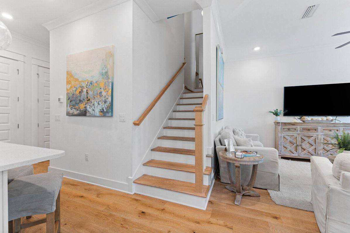 Prominence B - 30 Ray 