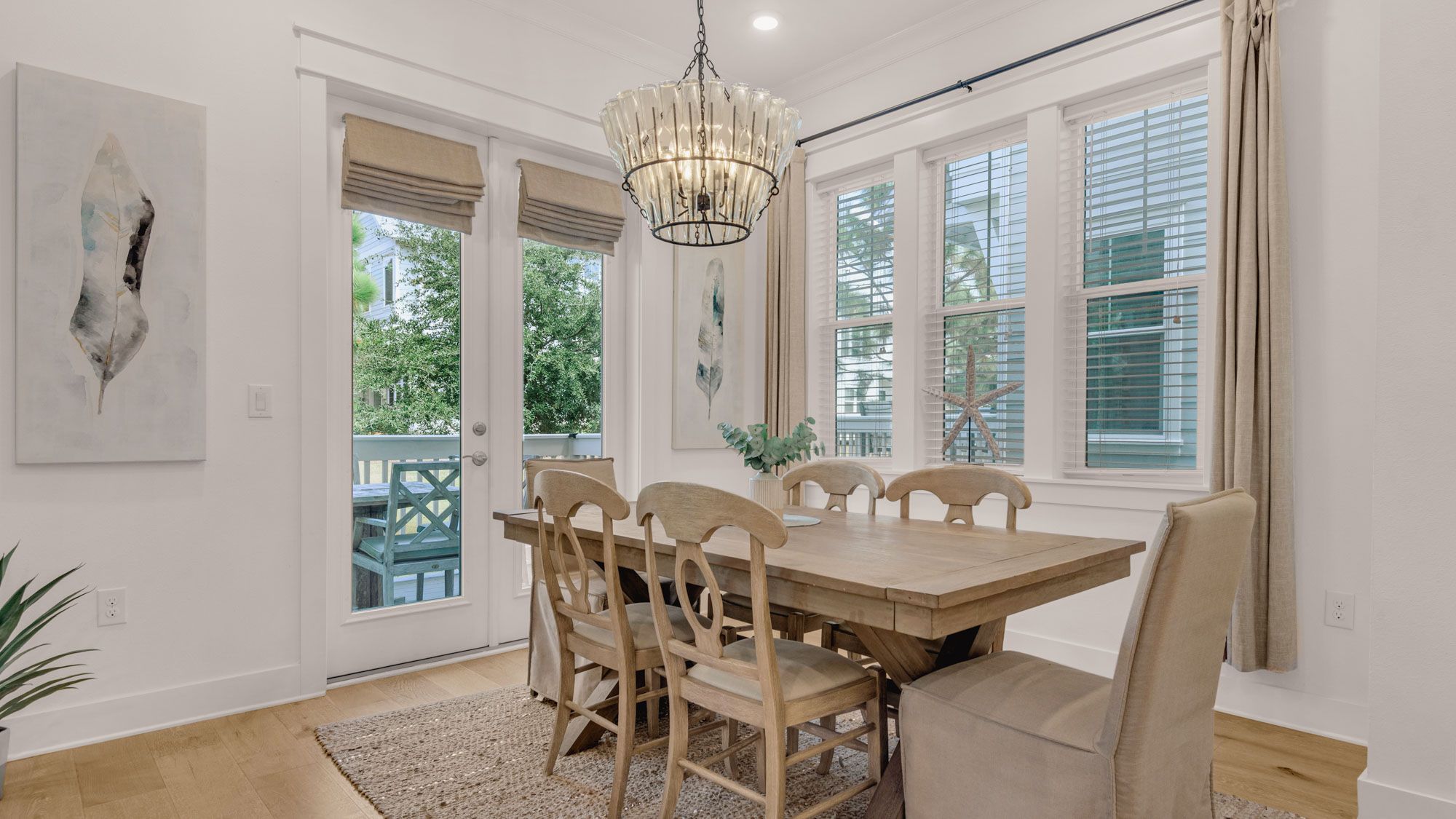 Prominence B - 30 Ray | Dining area