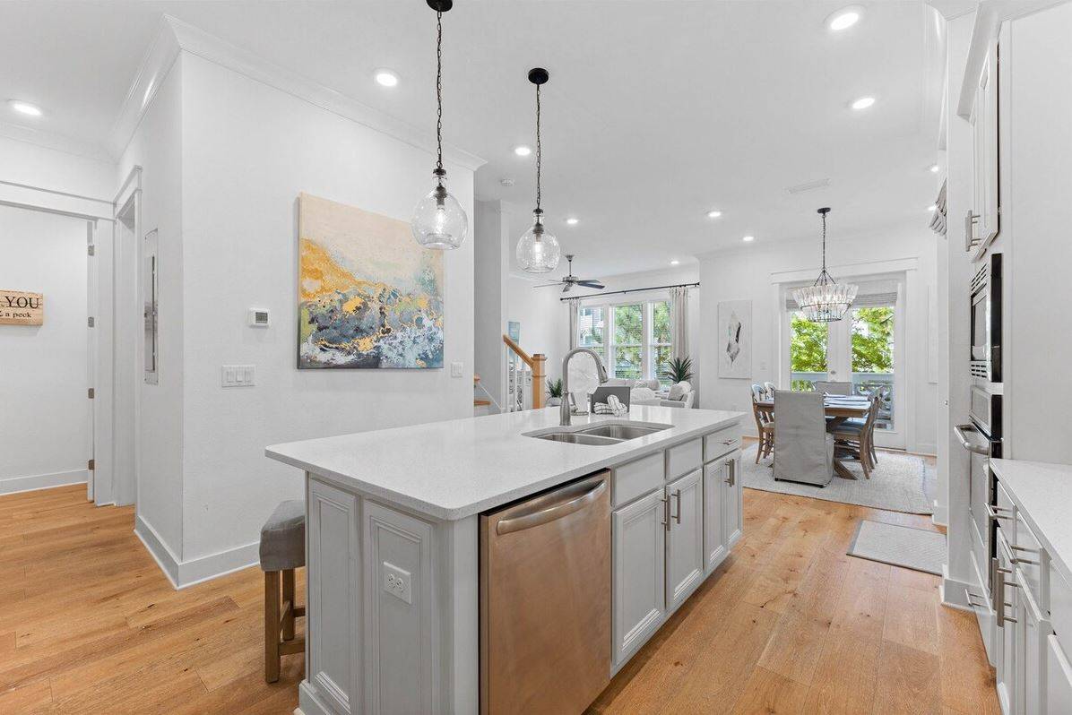 Prominence B - 30 Ray 