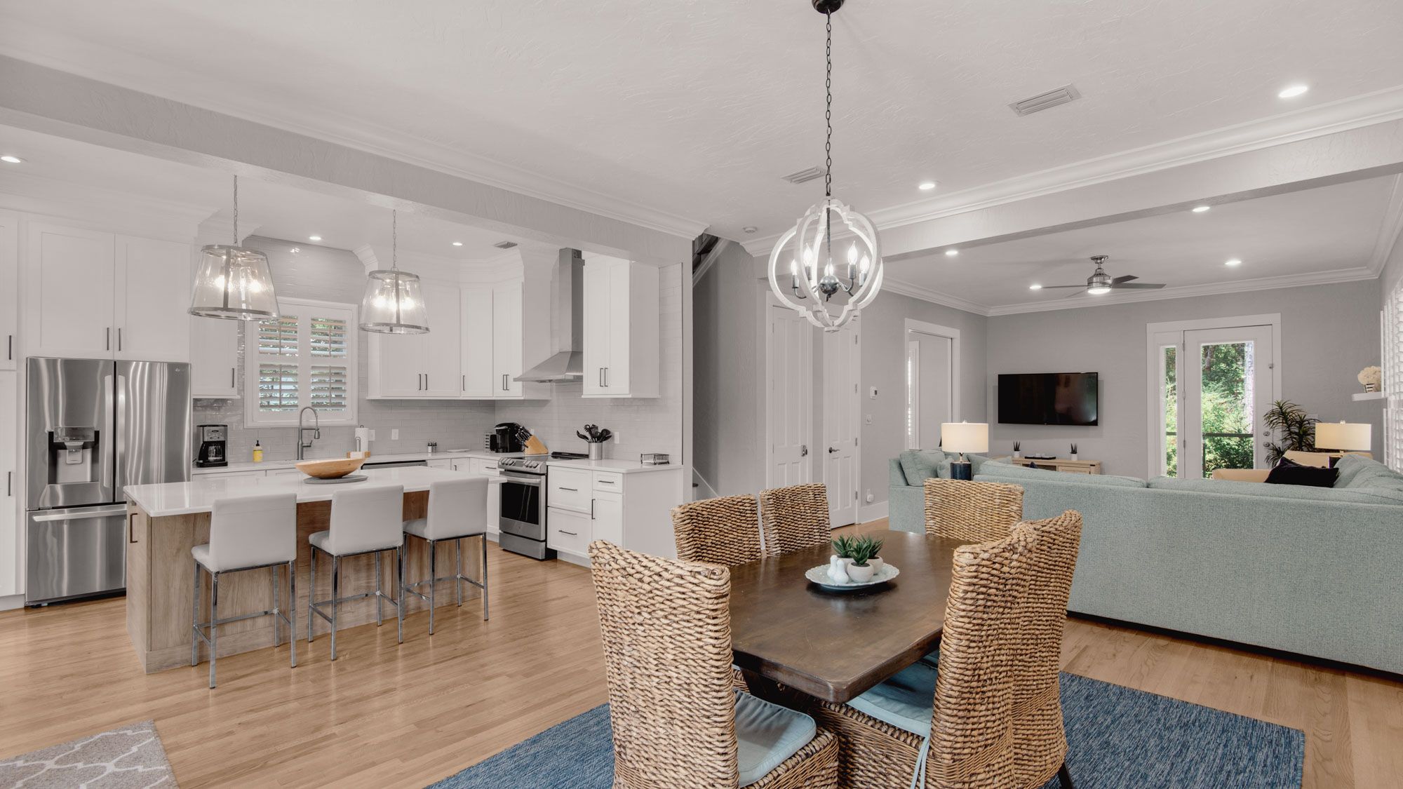 Magnolia Breeze - Open living space