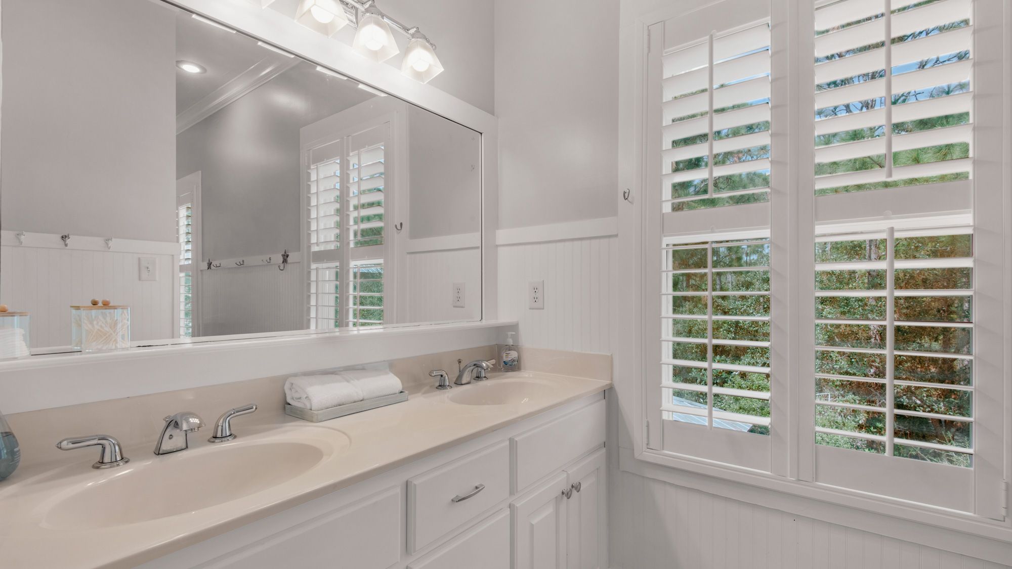 Magnolia Breeze - Shared bathroom