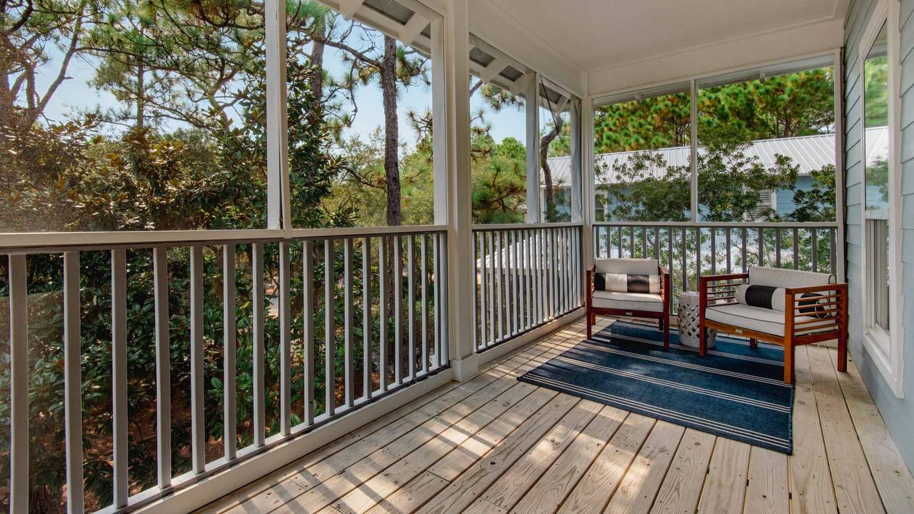 Magnolia Breeze - Master's private screened in porch Magnolia Breeze - Master's private screened in porch