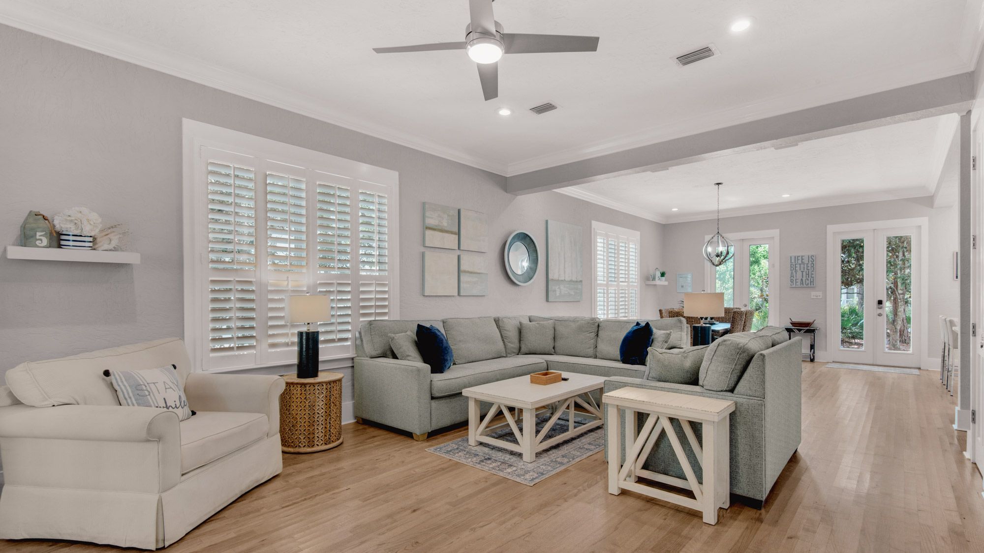 Magnolia Breeze - Living area