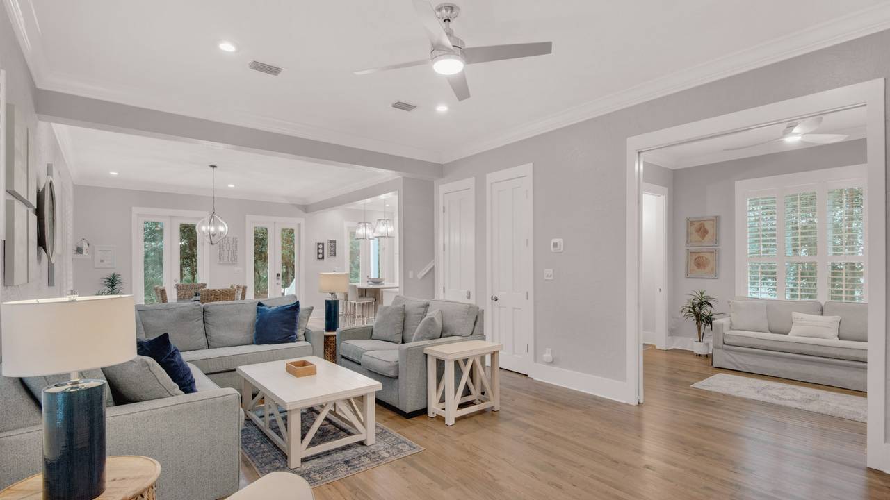 Magnolia Breeze - Living area Magnolia Breeze - Living area