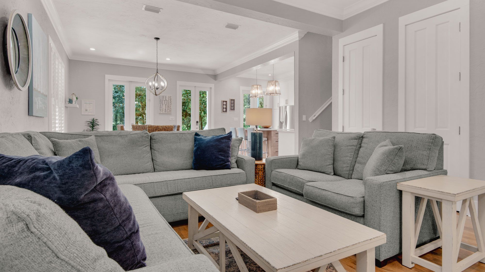 Magnolia Breeze - Living area