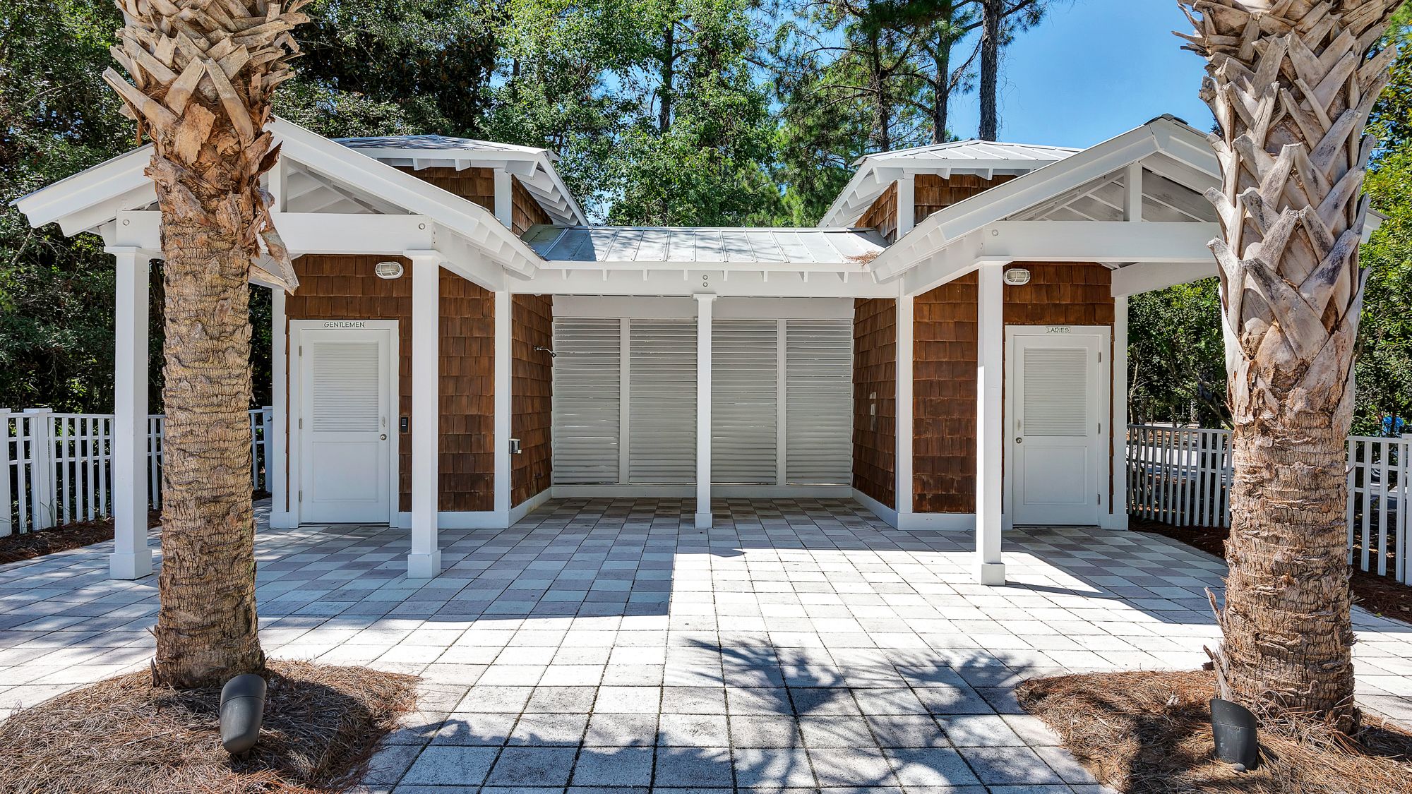 Grove By The Sea - Grounds and Amenities