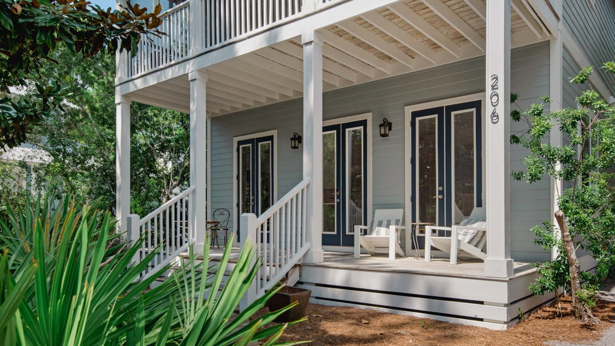 Magnolia Breeze - Front Porch