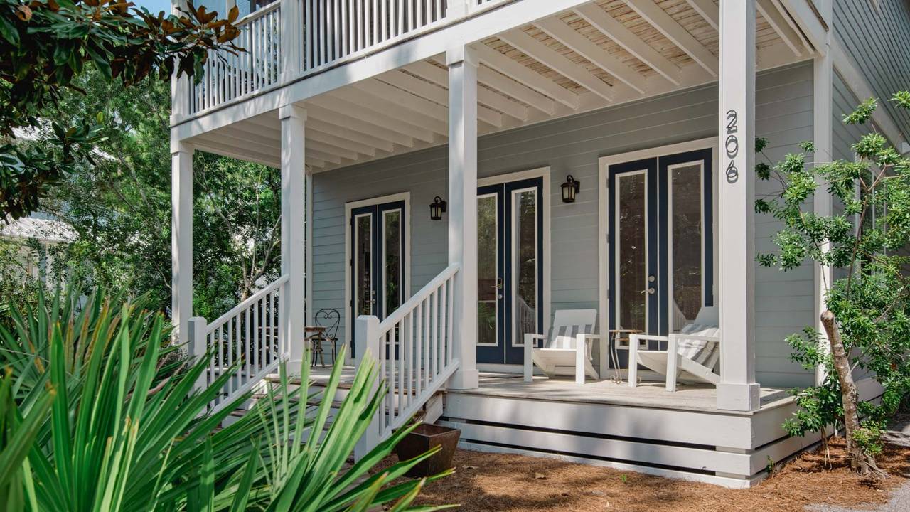 Magnolia Breeze - Front Porch Magnolia Breeze - Front Porch