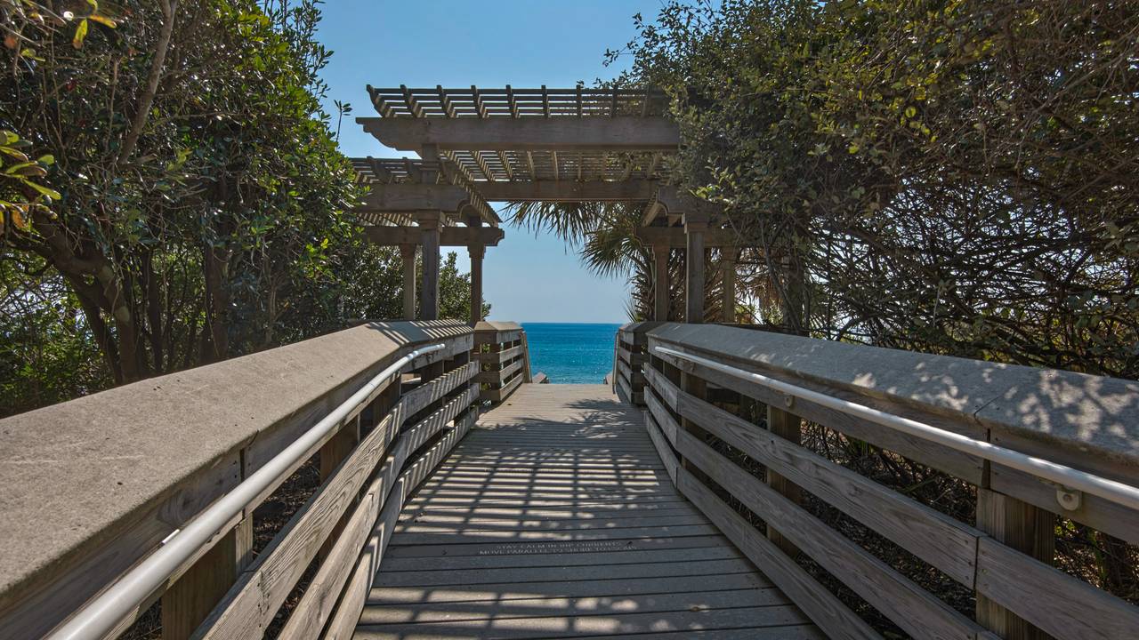 Grove By The Sea - Grounds and Amenities Grove By The Sea - Grounds and Amenities