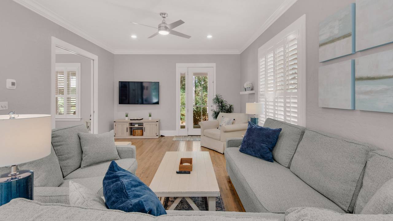 Magnolia Breeze - Living area Magnolia Breeze - Living area