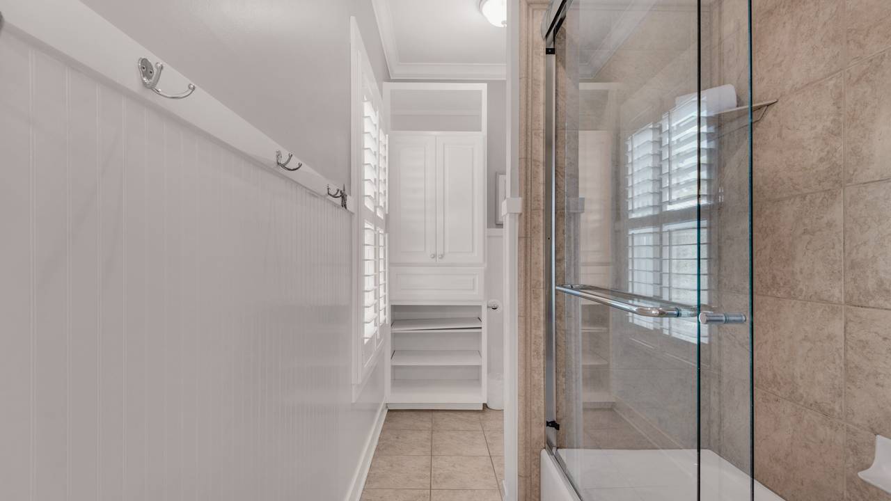 Magnolia Breeze - Shared bathroom Magnolia Breeze - Shared bathroom