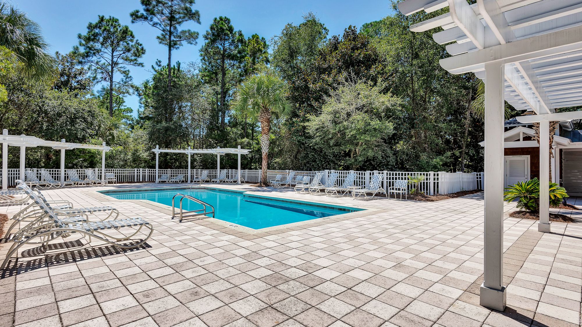 Grove By The Sea - Grounds and Amenities