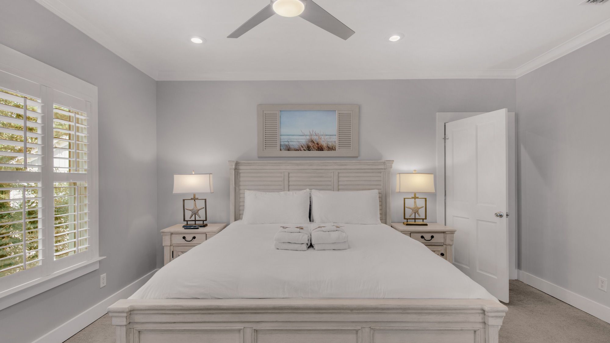 Magnolia Breeze - Master Bedroom w/ King bed