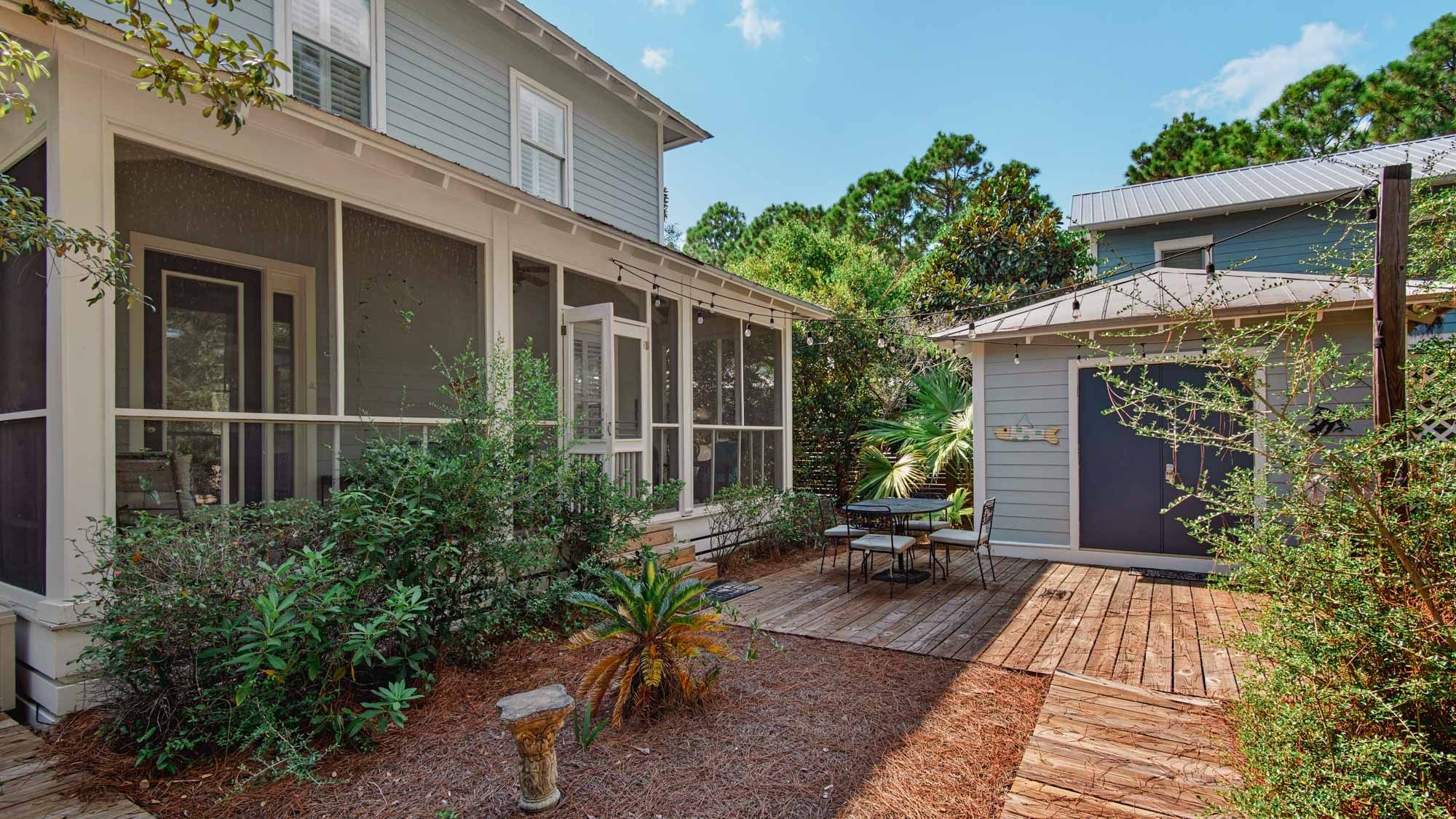 Magnolia Breeze - Backyard